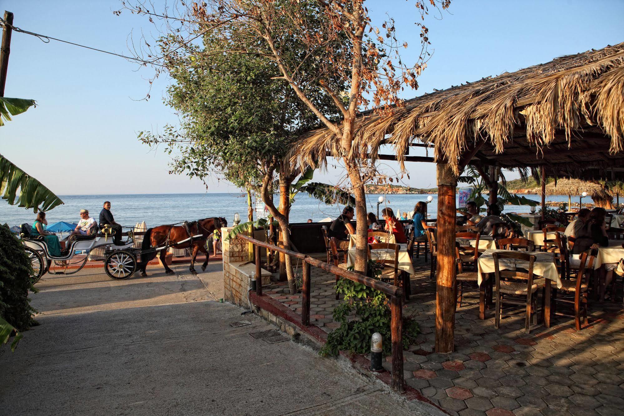 Niriides Beach Hotel Rethymno  Restaurant photo