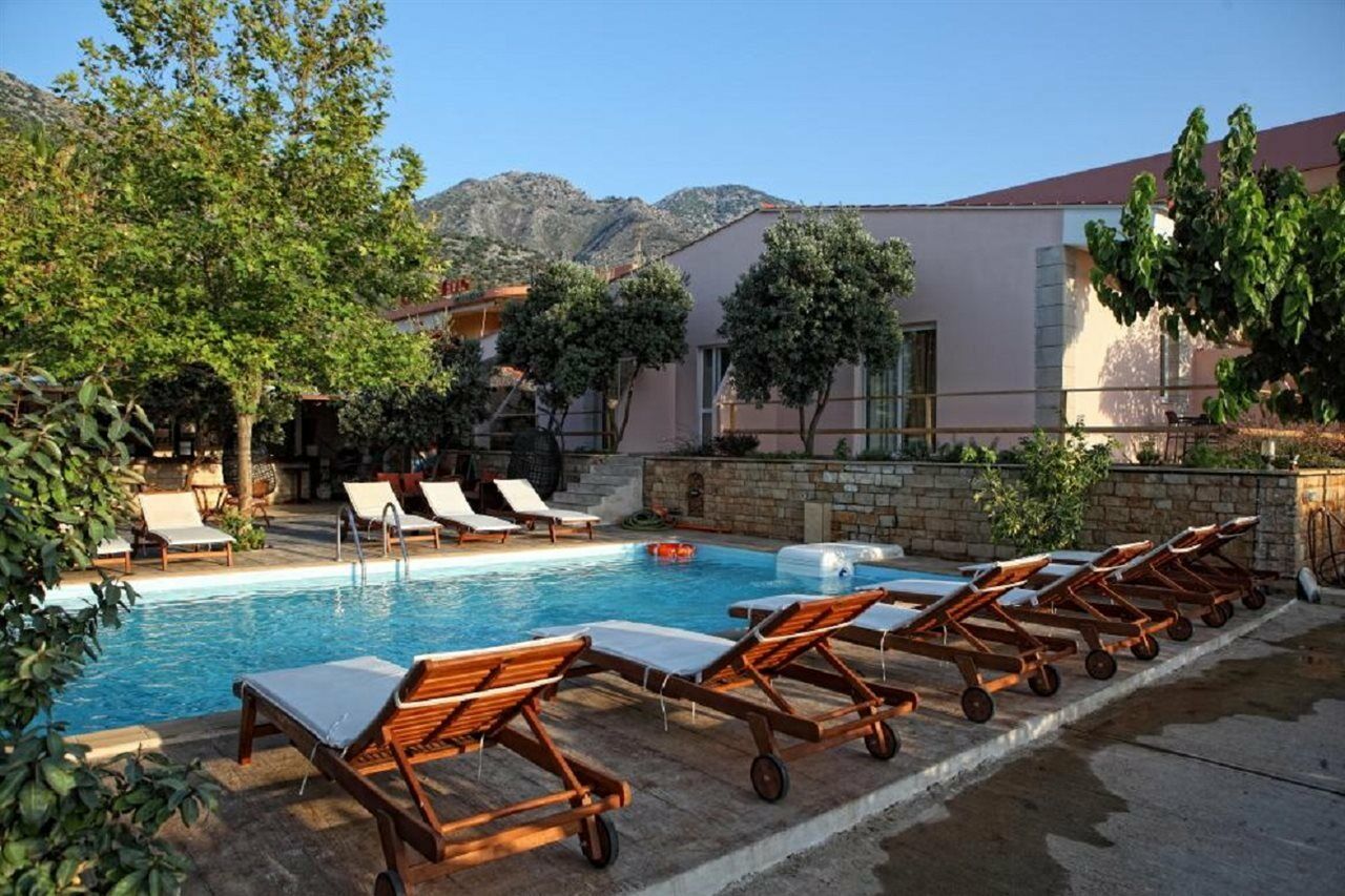 Niriides Beach Hotel Rethymno  Exterior photo